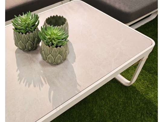 Gardenart moderne sofabord i hvit aluminium med steinbordplate web