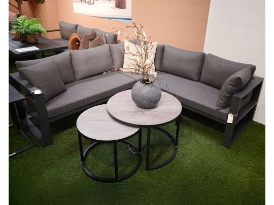 Sort aluminium utesofa fra Gardenart med to bord